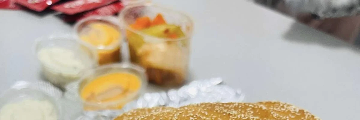 غلاف مطعم